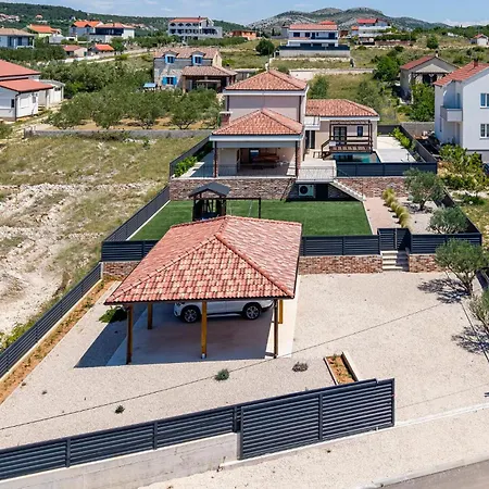 Gorgeous In * Vrana (Zadar)