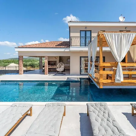Gorgeous In * Vrana (Zadar)